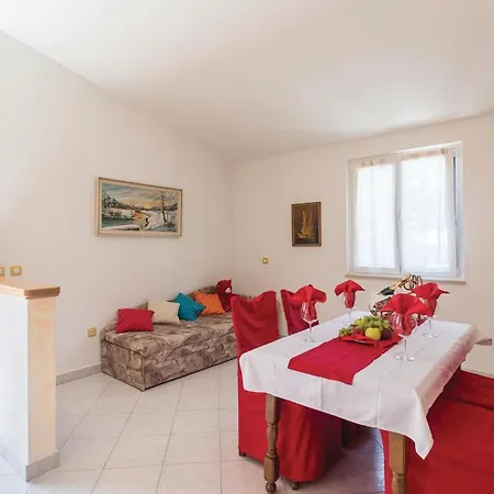 Holiday home 2 Bedroom Amazing Home In Pula Pula