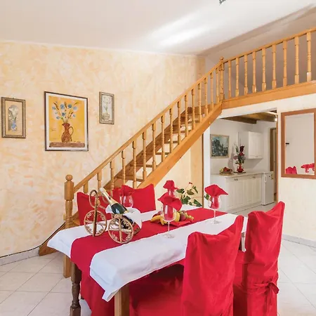 Holiday home 2 Bedroom Amazing Home In Pula