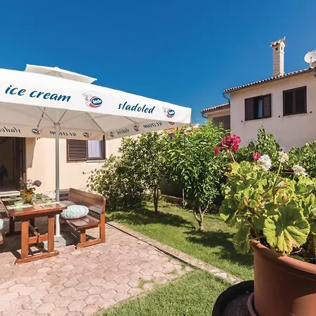 2 Bedroom Amazing Home In Pula Holiday home Pula