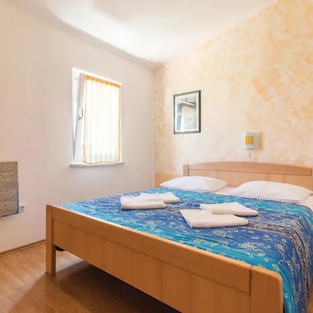 2 Bedroom Amazing Home In Pula Holiday home *